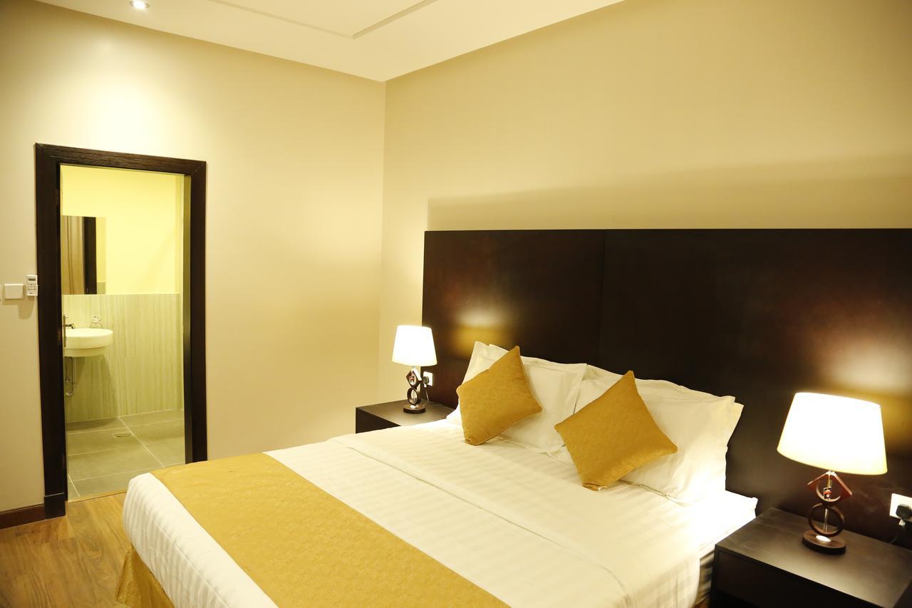 Flora Hotel Suite 2 فلورا2 للشقق المخدومة Rijad Zewnętrze zdjęcie