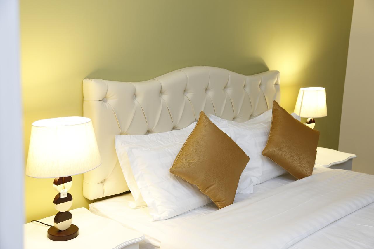 Flora Hotel Suite 2 فلورا2 للشقق المخدومة Rijad Zewnętrze zdjęcie